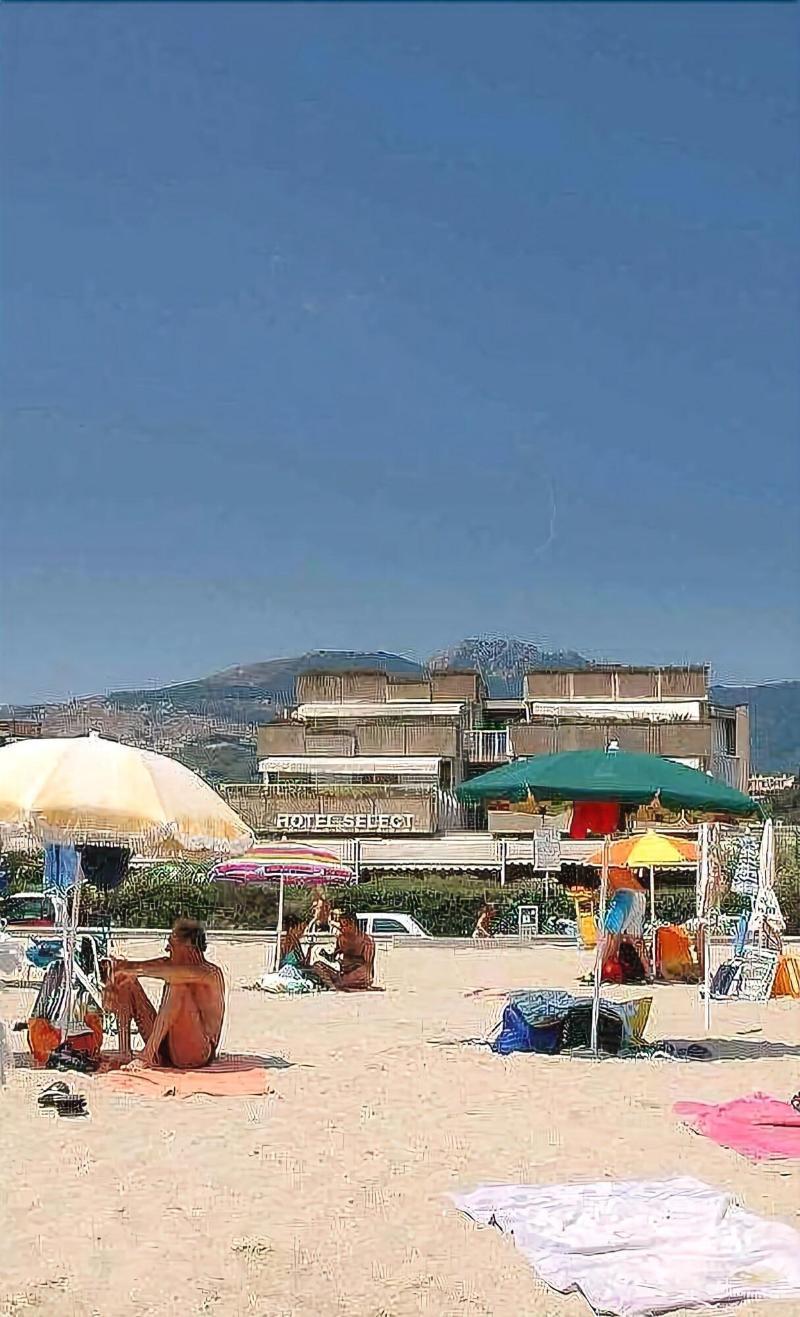 Select Hotel